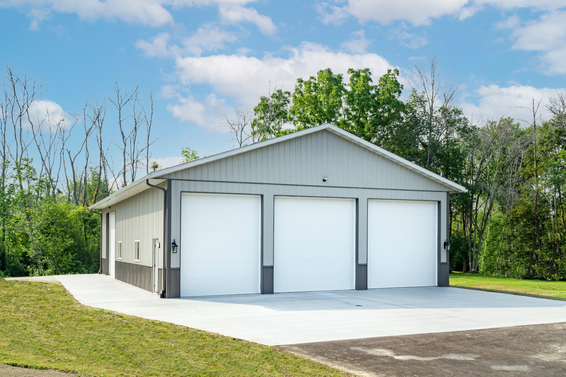 Three-bay pole barn garage